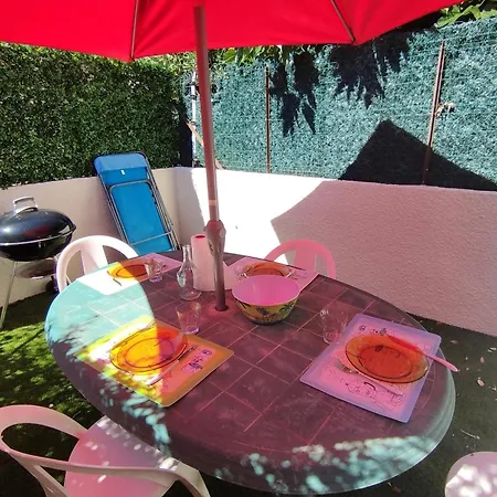 Hébergement de vacances Pavillon - Clim - Proche - Jardin Et Parking - 4 Pers - - Fr-1-795-39 *